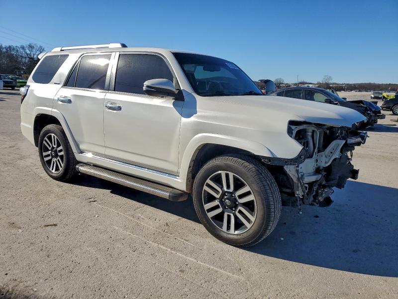 Photo 4 from auction – 2014 TOYOTA 4RUNNER SR with VIN JTEBU5JR2E5197864