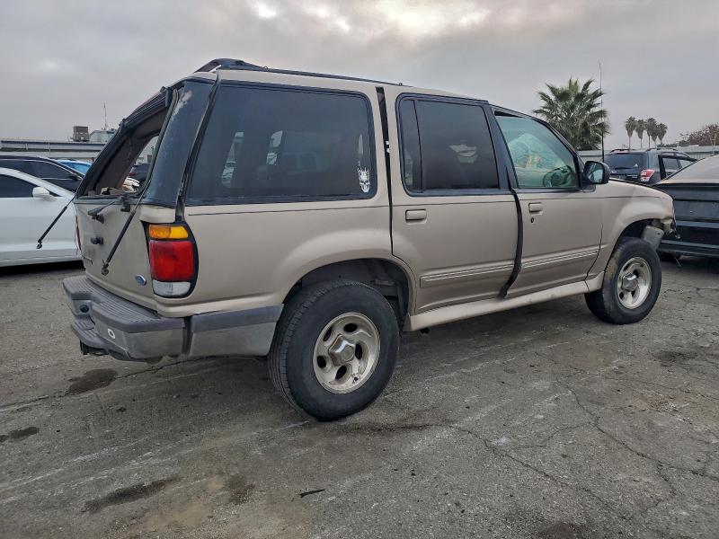 Photo 3 from auction – 1997 FORD EXPLORER with VIN 1FMDU32E4VZC00166