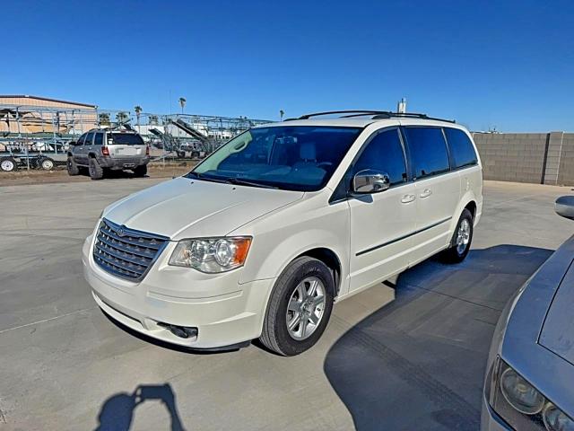 Photo 2 from auction – 2010 CHRYSLER TOWN & COU with VIN 2A4RR8DX7AR382077