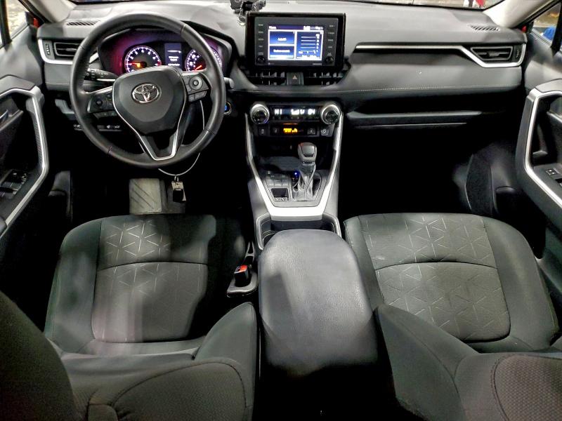 Photo 8 from auction – 2020 TOYOTA RAV4 XLE with VIN 2T3P1RFV2LC124016