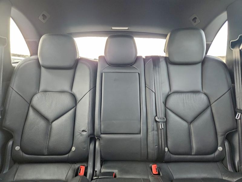 Photo 10 from auction – 2011 PORSCHE CAYENNE with VIN WP1AA2A25BLA02291