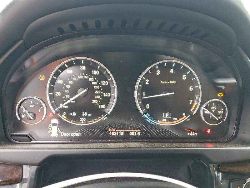 Photo 9 from auction – 2015 BMW X5 XDRIVE5 with VIN 5UXKR6C53F0J74435