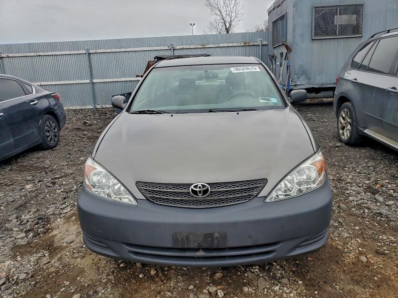 Photo 5 from auction – 2003 TOYOTA CAMRY with VIN 4T1BE32K33U751841