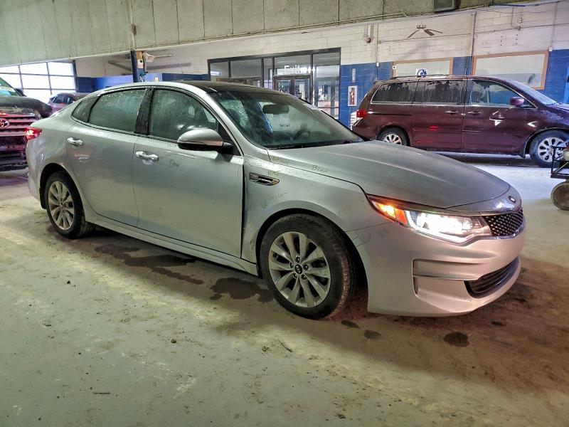 Photo 4 from auction – 2018 KIA OPTIMA EX with VIN 5XXGU4L36JG227774