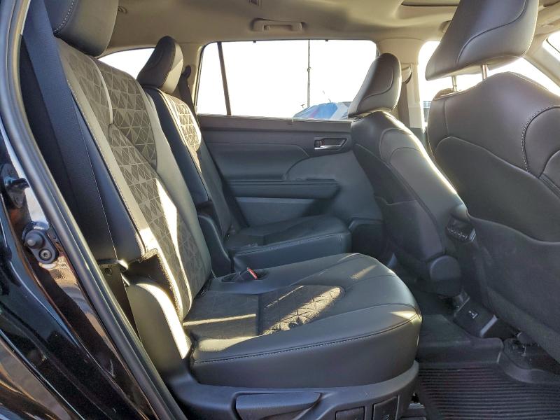 Photo 11 from auction – 2024 TOYOTA HIGHLANDER with VIN 5TDKBRCH2RS643789
