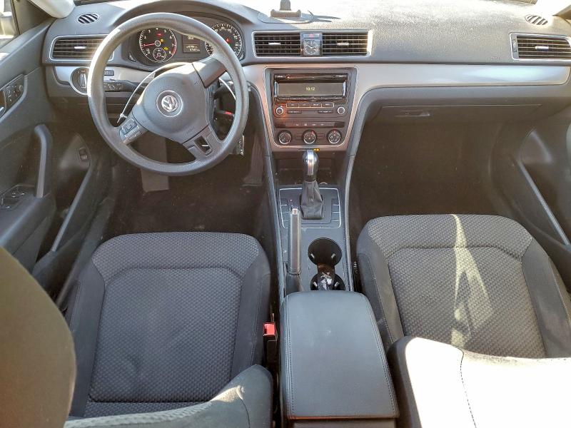 Photo 8 from auction – 2015 VOLKSWAGEN PASSAT S with VIN 1VWAT7A36FC096847