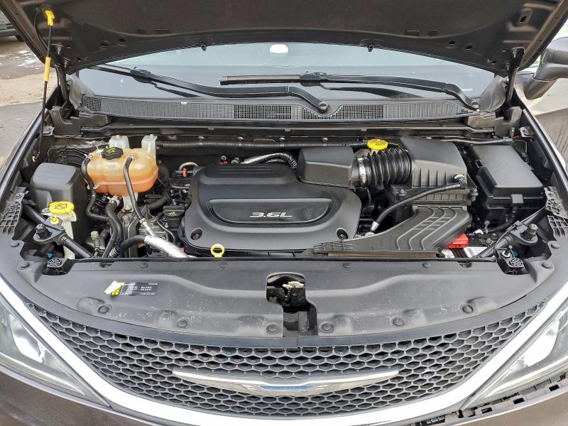 Zdjęcie 12 z aukcji – 2018 CHRYSLER PACIFICA T z VIN 2C4RC1BG6JR252924