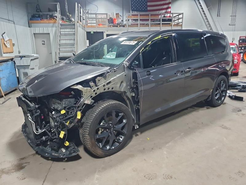 CHRYSLER PACIFICA 2022 with VIN 2C4RC1GG9NR143372 - Photo from auction
