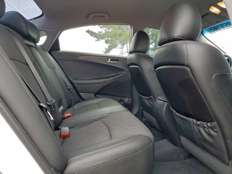 Фото 10 с аукциона – 2012 HYUNDAI SONATA SE с VIN 5NPEC4AC7CH461927
