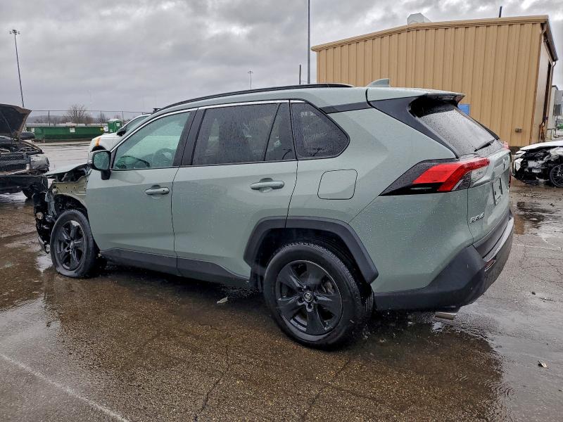 Photo 2 from auction – 2021 TOYOTA RAV4 XLE with VIN 2T3P1RFV0MW156575