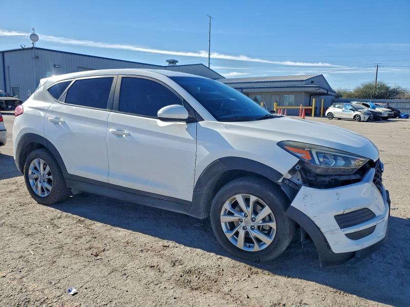 Photo 4 from auction – 2019 HYUNDAI TUCSON SE with VIN KM8J2CA44KU878443