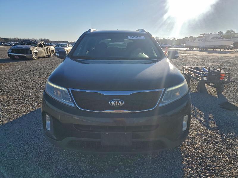 Photo 5 from auction – 2015 KIA SORENTO LX with VIN 5XYKT3A69FG588276