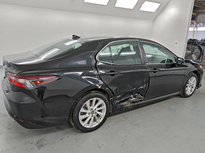 Photo 3 from auction – 2022 TOYOTA CAMRY LE with VIN 4T1C11AK4NU637338