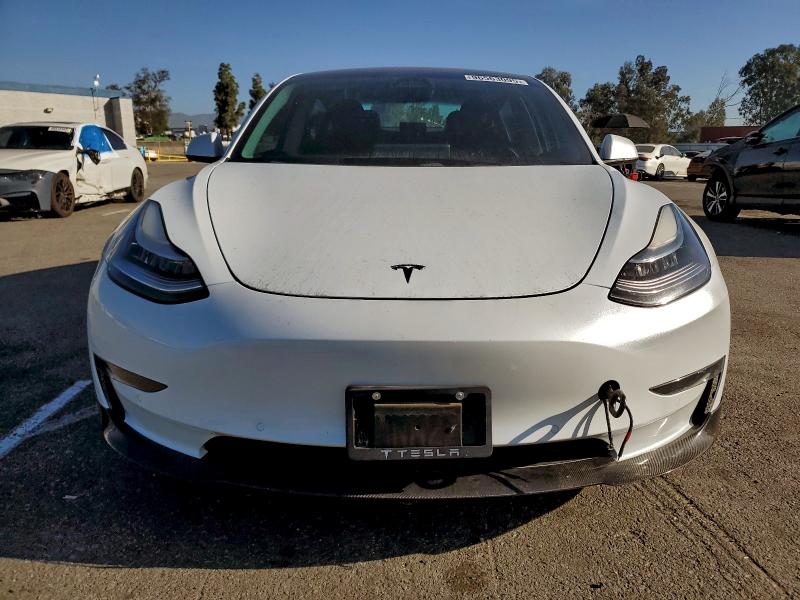 Photo 5 from auction – 2018 TESLA MODEL 3 with VIN 5YJ3E1EA6JF044383