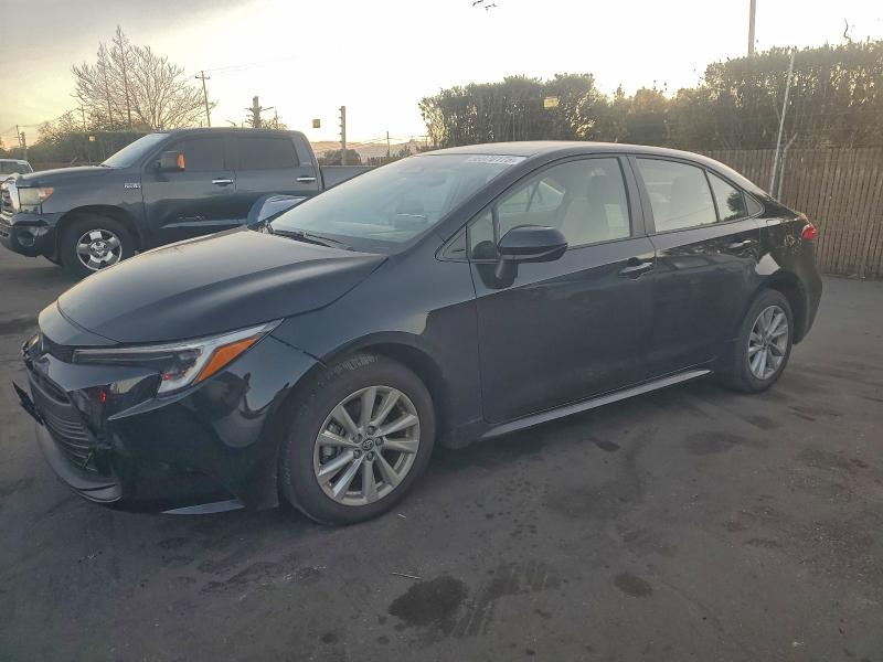 TOYOTA COROLLA LE 2026 with VIN JTDBCMFE4T3121191 - Photo from auction