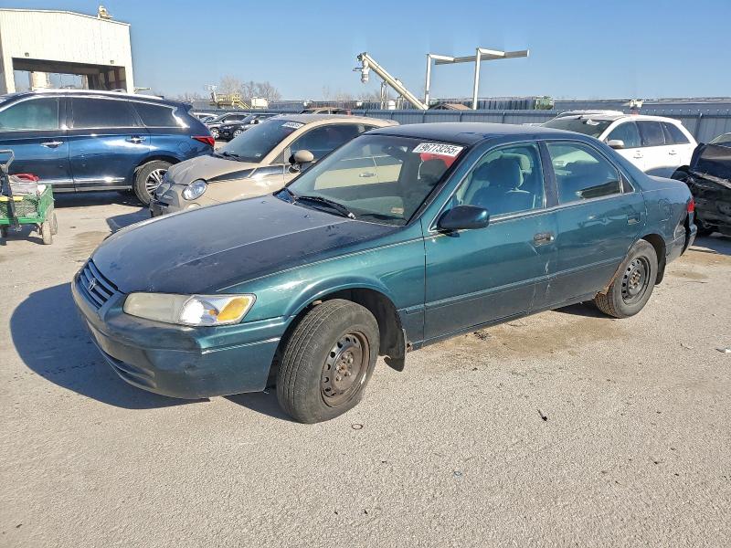 TOYOTA CAMRY CE 1998 with VIN 4T1BG22K2WU342125 - Photo from auction