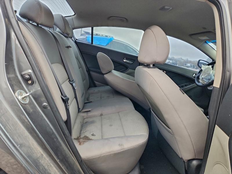 Photo 10 from auction – 2016 KIA FORTE LX with VIN KNAFX4A6XG5584398