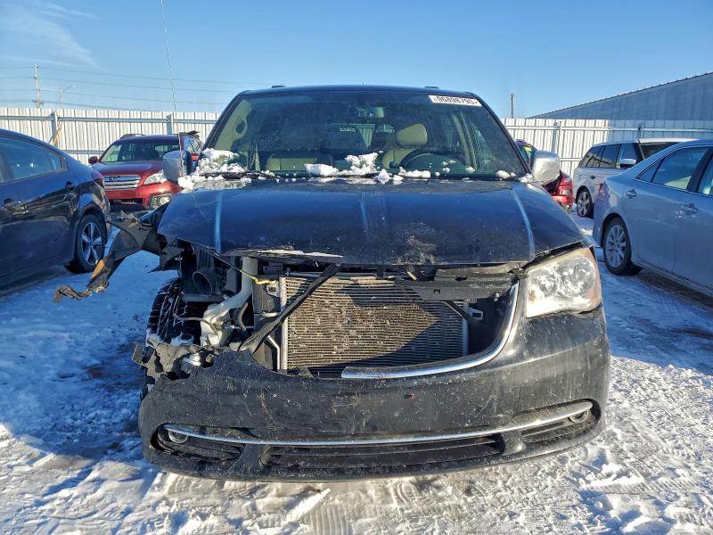Photo 5 from auction – 2014 CHRYSLER TOWN & COU with VIN 2C4RC1CG8ER259426