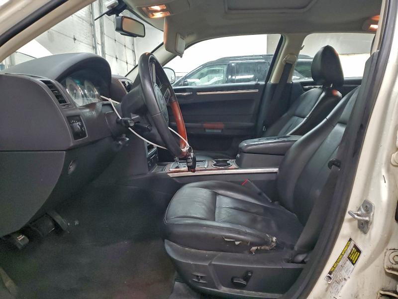Photo 7 from auction – 2010 CHRYSLER 300 LIMITE with VIN 2C3CA3CV1AH232899