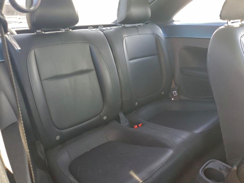 Photo 10 from auction – 2017 VOLKSWAGEN BEETLE SE with VIN 3VWJ17AT2HM606778