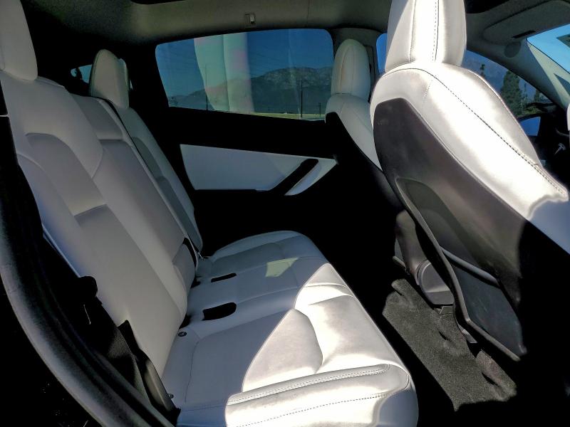 Photo 11 from auction – 2020 TESLA MODEL Y with VIN 5YJYGDEE6LF020477