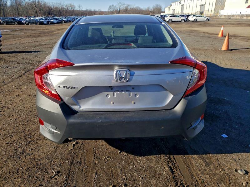 Photo 6 from auction – 2016 HONDA CIVIC with VIN 2HGFC2F53GH557797