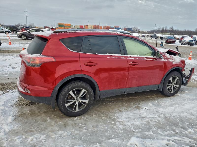 Photo 3 from auction – 2017 TOYOTA RAV4 XLE with VIN JTMRFREV3HJ119178