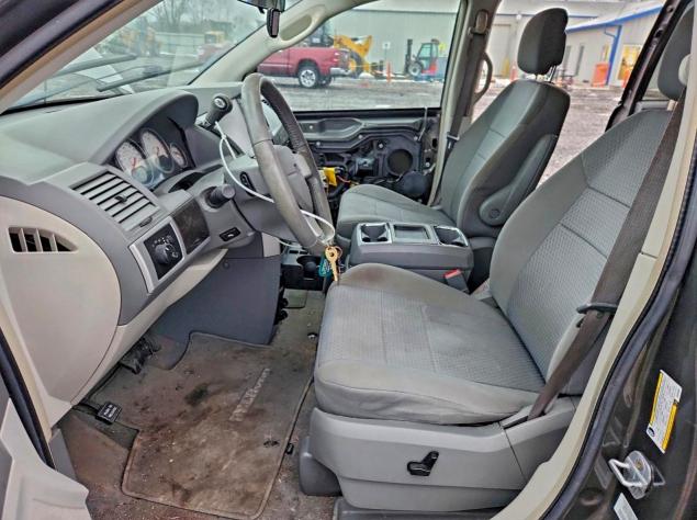 Photo 7 from auction – 2010 DODGE GRAND CARA with VIN 2D4RN5D11AR369288