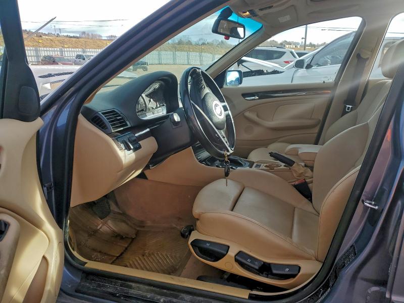 Photo 7 from auction – 2003 BMW 325 I with VIN WBAEV33453PD57175