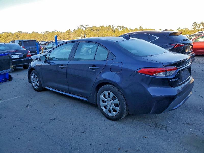 Photo 2 from auction – 2022 TOYOTA COROLLA LE with VIN 5YFEPMAE1NP325885