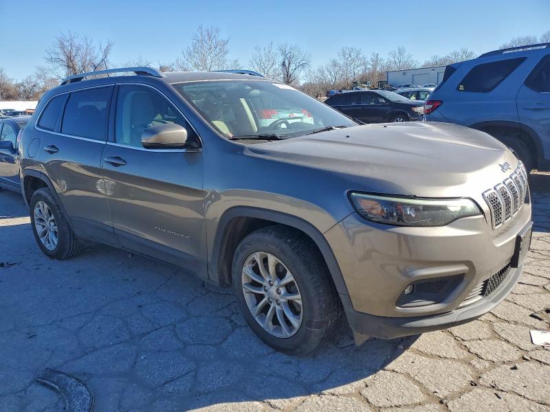 Photo 4 from auction – 2019 JEEP CHEROKEE L with VIN 1C4PJLCB6KD387594