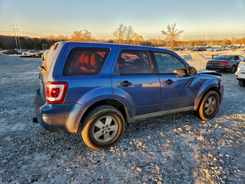 Photo 3 from auction – 2010 FORD ESCAPE XLS with VIN 1FMCU0C76AKA42510