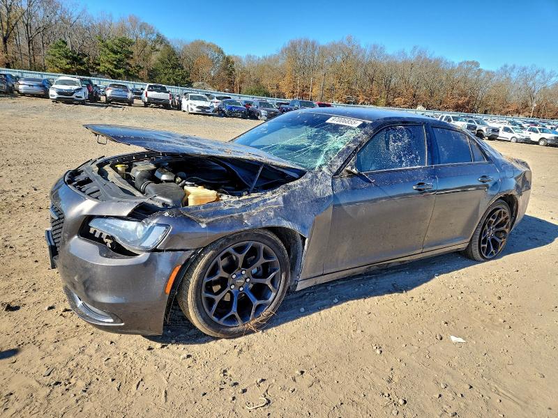 CHRYSLER 300 2019 with VIN 2C3CCABG2KH654215 - Photo from auction