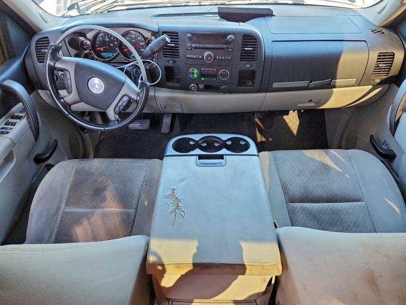 Photo 8 from auction – 2011 CHEVROLET SILVERADO with VIN 1GCRCSE04BZ190256