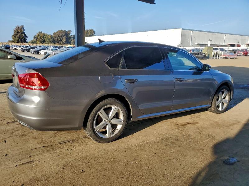 Zdjęcie 3 z aukcji – 2015 VOLKSWAGEN PASSAT S z VIN 1VWAS7A35FC122003