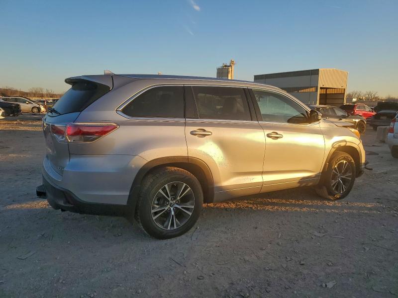 Photo 3 from auction – 2016 TOYOTA HIGHLANDER with VIN 5TDJKRFH8GS306015