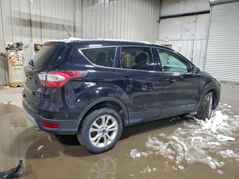 Photo 3 from auction – 2017 FORD ESCAPE SE with VIN 1FMCU9GD2HUA73854
