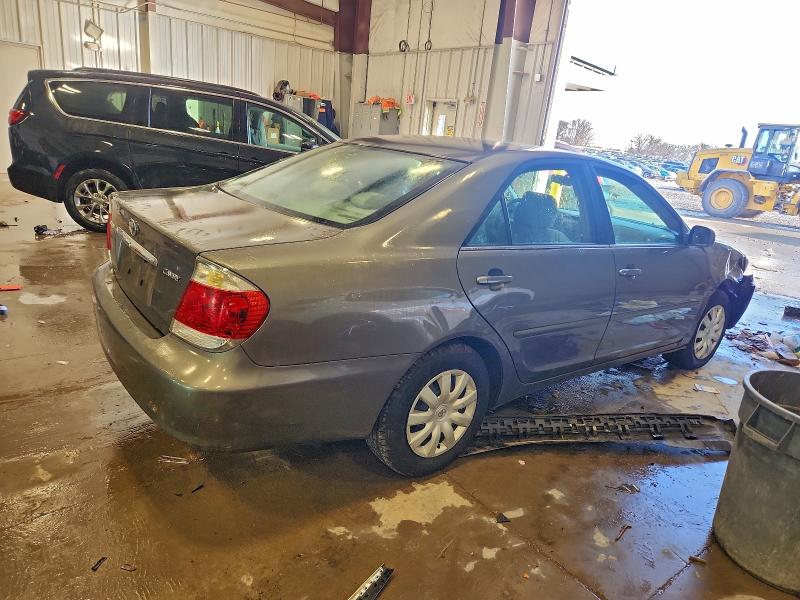 Photo 3 from auction – 2005 TOYOTA CAMRY LE with VIN 4T1BE32K15U972941