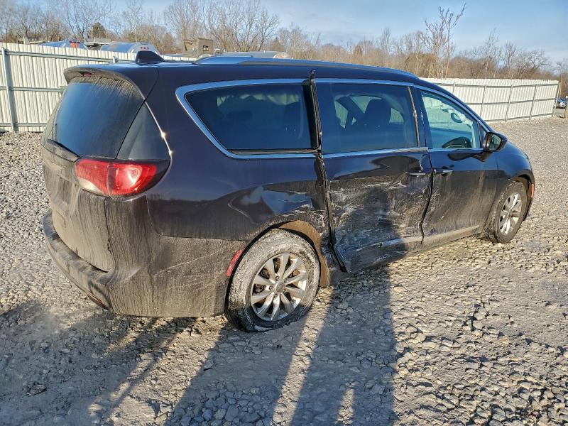 Photo 3 from auction – 2019 CHRYSLER PACIFICA T with VIN 2C4RC1BG0KR721412