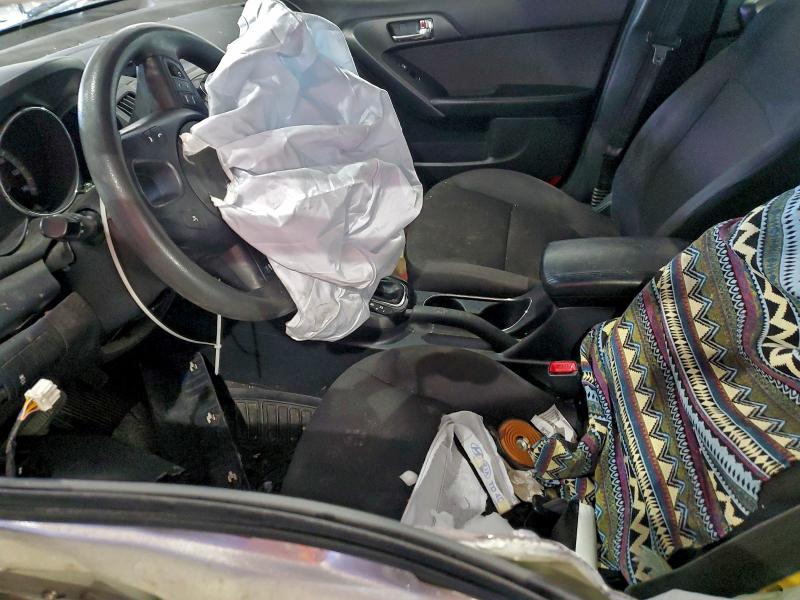 Zdjęcie 7 z aukcji – 2013 KIA FORTE EX z VIN KNAFU4A29D5663403