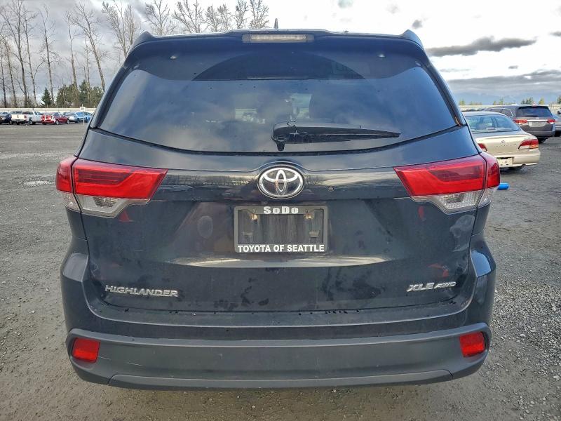 Photo 6 from auction – 2019 TOYOTA HIGHLANDER with VIN 5TDJZRFH5KS747444