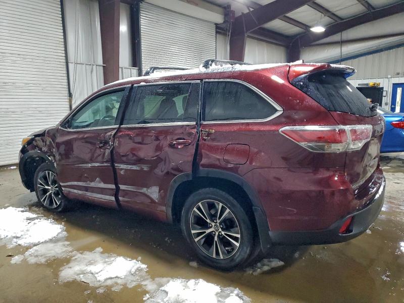Photo 2 from auction – 2016 TOYOTA HIGHLANDER with VIN 5TDJKRFH2GS226385