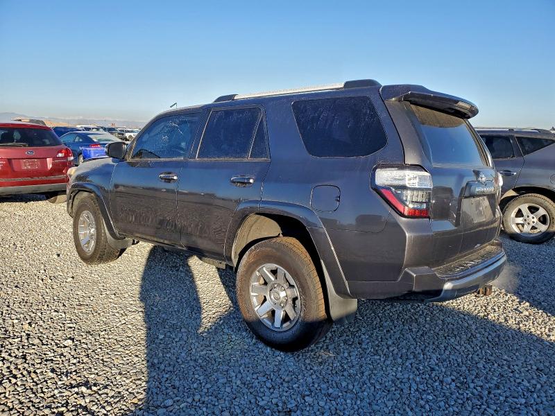 Photo 2 from auction – 2016 TOYOTA 4RUNNER SR with VIN JTEBU5JR8G5280346