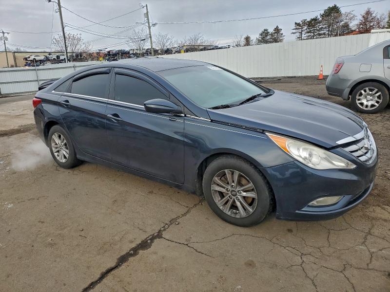 Photo 4 from auction – 2013 HYUNDAI SONATA GLS with VIN 5NPEB4AC8DH751436