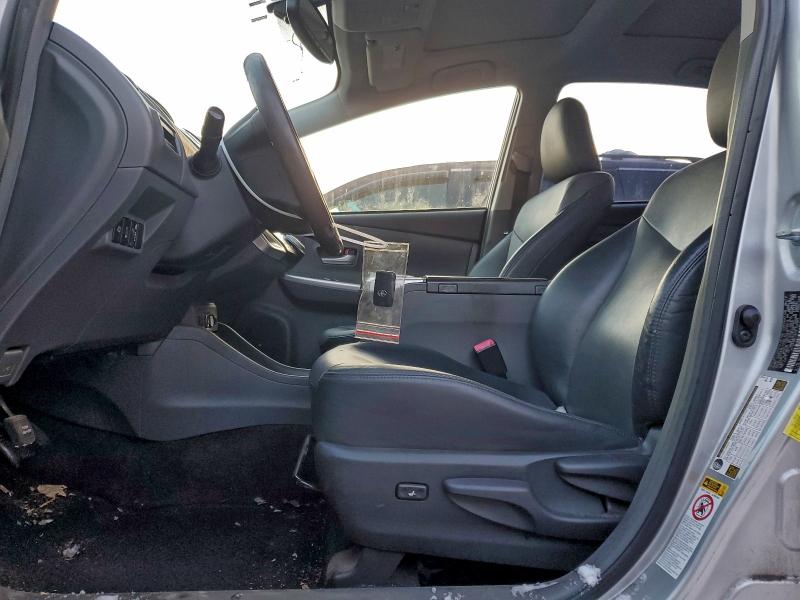 Photo 7 from auction – 2012 TOYOTA PRIUS V with VIN JTDZN3EU3C3153383