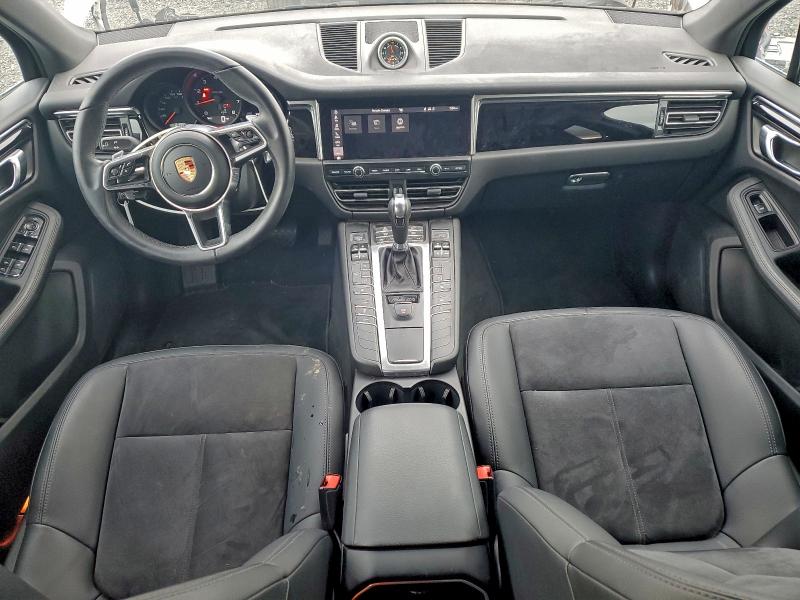 Photo 8 from auction – 2019 PORSCHE MACAN with VIN WP1AA2A56KLB02409