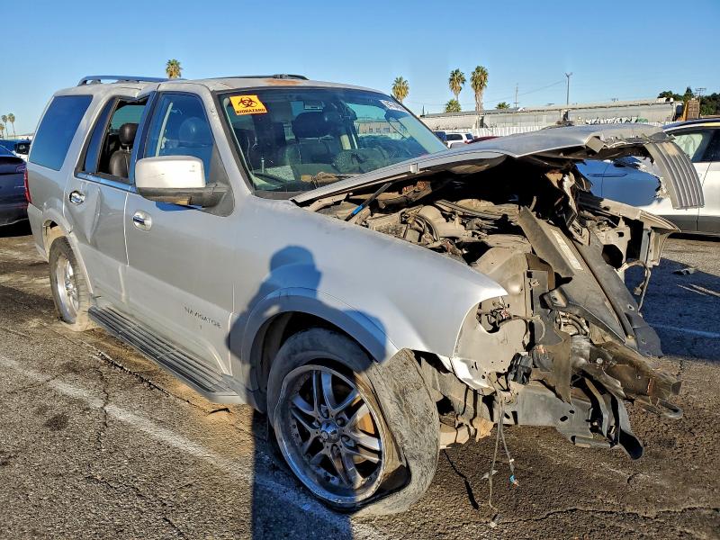 Photo 4 from auction – 2003 LINCOLN NAVIGATOR with VIN 5LMFU27R33LJ45172