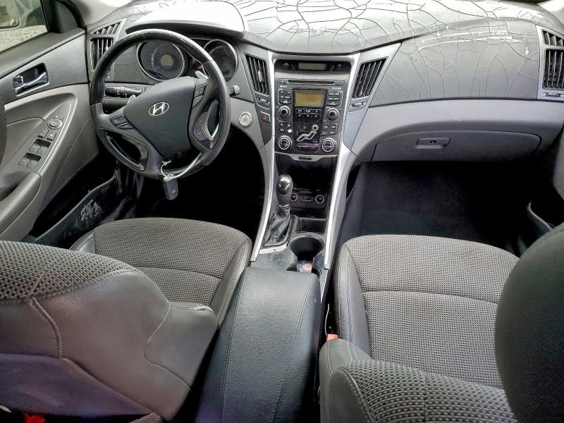 Photo 8 from auction – 2011 HYUNDAI SONATA SE with VIN 5NPEC4AB3BH186787