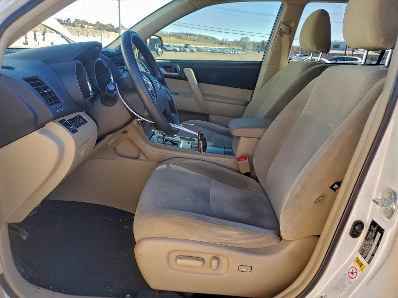 Фото 7 с аукциона – 2013 TOYOTA HIGHLANDER с VIN 5TDBK3EH2DS275844