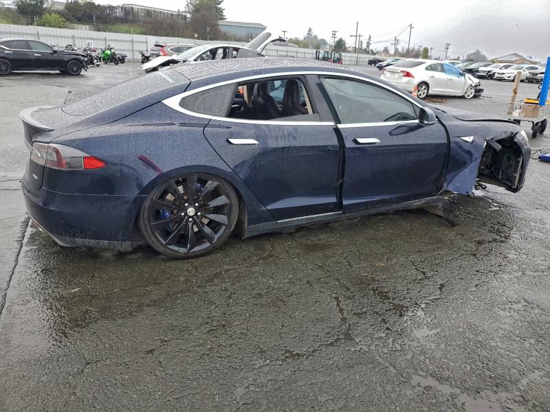 Photo 3 from auction – 2013 TESLA MODEL S with VIN 5YJSA1DP8DFP06949